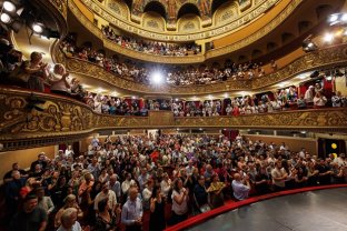Florin Piersic, din nou pe scenă la 90 de ani! A fost primit în ropote de aplauze la Teatrul Național Mihai Eminescu din Timișoara, pe 9 iunie 2026