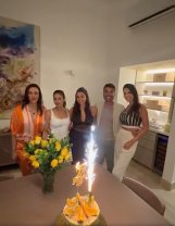 Adrian Mutu, alături de actuala și fosta soție! Adriana, fiica lui cea mare, a împlinit 20 de ani și a fost sărbătorită în cadrul familiei. Fostul fotbalist a publicat imaginile pe rețelele sociale