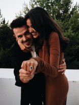 După 11 ani de iubire, a spus „DA”! Bogdan Medvedi a cerut-o în căsătorie pe Oana Zara chiar de ziua ei, la petrecerea cu apropiații lor