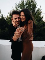 După 11 ani de iubire, a spus „DA”! Bogdan Medvedi a cerut-o în căsătorie pe Oana Zara chiar de ziua ei. Actrița are 32 de ani