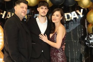 Tavi Colen, declarație publică de iubire pentru Emma de la Radio Zu. „E venită din altă Galaxie ca să-mi lumineze mie viața”. Soția sa are o relație specială cu fiul lui