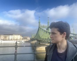 Fosta soție a lui Andrei Aradits, mesaj emoționant pentru fiul ei care nu mai vorbește cu ea: „Parcă te-am văzut ultima dată acum o viață”. Actorul i-a transmis fiului un mesaj special în online