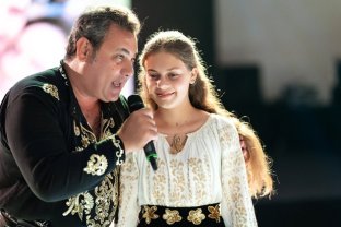 Imagine rară cu cei trei copii ai lui Ionuț Dolănescu. Cât de mari și frumoși au crescut. Ioana Maria are 16 ani
