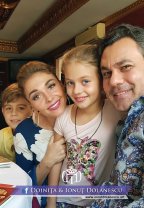 Imagine rară cu cei trei copii ai lui Ionuț Dolănescu. Cât de mari și frumoși au crescut. Mezinul familiei a debutat pe scenă în 2024