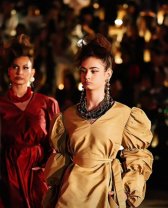 Cum arată fata Nicoletei Luciu la 14 ani. Kim a moștenit frumusețea mamei sale și face deja primii pași în modelling. A defilat și alături de mama ei