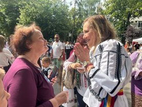 Elena Lasconi a sărbătorit, cu mic, cu mare, Ziua Universală a Iei în Câmpulung Muscel. Ce mesaj emoționant a transmis pe rețelele sociale, unde a publicat și poze de la eveniment