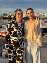 Ce familie numeroasă are Elena Gheorghe! Artista a adunat la aceeași masă toate generațiile. Mama artistei este interpretă de muzică populară