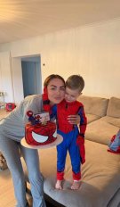 Cum arată vila de lux în care Laurențiu Reghecampf și Corina Caciuc își cresc cei doi copii. Livingul este spațios