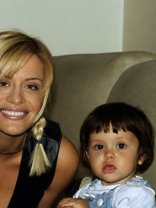 Loredana Groza, cea mai mândră mamă. Ce imagini rare cu fiica ei a publicat din cufărul cu amintiri. Tânăra a împlinit 28 de ani