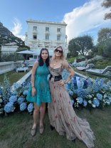 Loredana Groza, cea mai mândră mamă. Ce imagini rare cu fiica ei a publicat din cufărul cu amintiri. Fata o ajută adesea să se pregătească pentru concerte