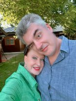 A împlinit 71 de ani dar nu-i dai o secundă vârsta asta! Maria Dragomiroiu a radiat de ziua ei, înconjurată de cei dragi. „Mulțumesc Lui Dumnezeu”. A devenit mamă la o vârstă fragedă