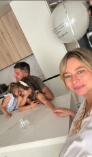 Soțul Laurei Cosoi a împlinit 50 de ani: „Am pus la cale o mulțime de surprize pentru cel mai bun tătic”. Laura Cosoi va naște din clipă în clipă