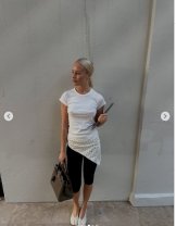 Pantalonii capri cu eșarfă