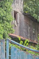 Cum arată acum casa lui Gheorghe Dincă. Locuința a ajuns o ruină, la 7 ani de la dispariția Alexandrei Măceșanu și a Luizei Melencu. Casa pare complet părăsită