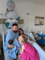 Iustina de la Insula Iubirii a născut al doilea copil: „Lumea noastră are un nou nume”. Cornel Luchian are acum șase copii