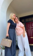 Loredana, impresionată peste măsură de casa Niculinei Stoican. Cum arată vila de lux din Târgu Jiu. Interpreta de muzică populară a găzduit-o la ea înaintea unui concert