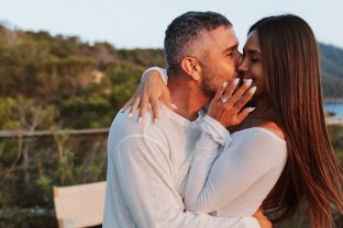 Fostul soț al Antoniei se pregătește de nuntă. Vincenzo Castellano a cerut-o în căsătorie pe Elena Economu. Bijuteria are mai multe diamante