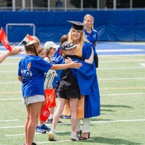 Nadia Comăneci, omagiată la Montreal. Gimnasta a primit titlul de „Doctor Honorius Causa”.