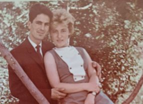 Părinții lui Alexandru Ciucu au aniversat 64 de ani de căsnicie. Ce mesaj emoționant a transmis designerul: „Au știut mereu să treacă peste”. Au rămas alături indiferent de greutăți