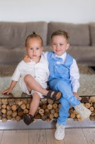 Primele imagini oficiale de la botezul fiului cel mic al lui Laurențiu Reghecampf. Și celălalt fiu al lor, Liam, a fost în centrul atenției