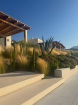 Daciana Sârbu nu-și mai ascunde fericirea. Cum s-a fotografiat alături de iubitul ei în vacanța din Grecia. Bărbatul este cu 20 de ani mai tânăr decât ea