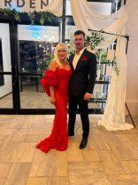 Elena Udrea, apariție de senzație în rolul de nașă, la un an de când a ieșit din închisoare. Ce rochie spectaculoasă a ales pentru marele eveniment. Ea și Adrian Alexandrov sunt împreună de peste un deceniu