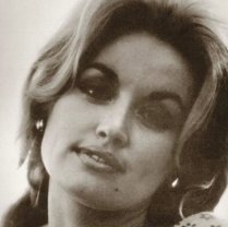 S-a stins o legendă. Dolly Parton a murit la 80 de ani. La începutul carierei afișa un look natural