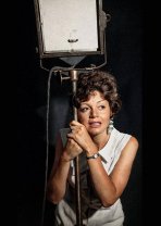 Drama ascunsă din viața actriței Carmen Stănescu. A fost adorată de public și a trăit o iubire ca în filme, dar a plecat la cele sfinte cu un mare regret. Și-a găsit marea dragoste pe scenă