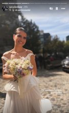 Fiica Adinei Buzatu s-a căsătorit. Sara a strălucit în rochia de mireasă. „Nu am pierdut o fată, am câștigat un băiat”. Tânăra a purtat o rochie cu corset