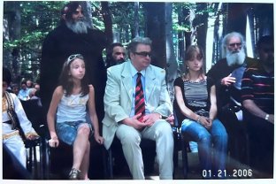 Fiicele lui Vadim Tudor, mesaj emoționant la comemorarea celor 11 ani de la moartea lui. Cum arată acum Lidia și Eugenia. Politicianul a murit pe 14 septembrie 2015