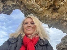 Cum arată astăzi Marie Jeanne Ion, jurnalista româncă răpită în Irak în 2005. Ea și colegii au fost luați ostatici la Bagdad