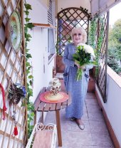 Acasă la Corina Chiriac. Cum arată locuința mică și cochetă a artistei din inima Capitalei. Locuiește într-un apartament cochet din București
