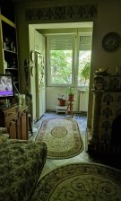 Acasă la Corina Chiriac. Cum arată locuința mică și cochetă a artistei din inima Capitalei. Are flori