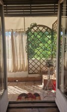 Acasă la Corina Chiriac. Cum arată locuința mică și cochetă a artistei din inima Capitalei. Este pasionată de amenajări interioare