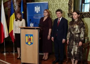 Mirabela Grădinaru, alături de Nicușor Dan la Praga. Cum s-a prezentat la întâlnirea cu Prima Doamnă a Republicii Cehe. A mers în Cehia cu președintele