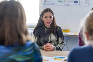 Mirabela Grădinaru, alături de Nicușor Dan la Praga. Cum s-a prezentat la întâlnirea cu Prima Doamnă a Republicii Cehe. A participat la mai multe discuții cu Eva Pavlova