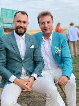 Cât de frumoasă este fiica lui Constantin Enceanu. Artistul și-a dorit băiat, dar a ajuns să fie topit după fata lui. „As face și imposibilul să-ți fie bine”. Fata și ginerele i-au dăruit doi nepoți cântărețului