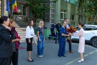 Mirabela Grădinaru, vizită emoționantă la Terapie Intensivă Neonatală. Prima Doamnă a României știe ce înseamnă lupta pentru viață a unui copil nou-născut. A fost însoțită pe secție de dr. Cătălin Cîrstoveanu