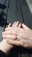 Cine sunt părinții lui Mihai Bendeac și cum au reușit să rămână împreună o viață. Sunt căsătoriți de 45 de ani: „Am ales să stăm unul lângă celălalt an după an”. Mihai Bendeac vorbește mereu cu emoție despre părinții săi