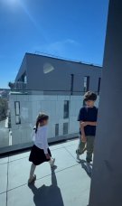 Andreea Popescu trăiește pe picior mare după divorț. Și-a cumpărat o mașină scumpă și un penthouse de lux la numai câteva luni de la separarea de Rareș Cojoc. Locuința are o terasă spațioasă