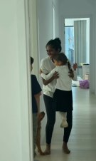 Andreea Popescu trăiește pe picior mare după divorț. Și-a cumpărat o mașină scumpă și un penthouse de lux la numai câteva luni de la separarea de Rareș Cojoc. Copiii s-au revăzut și cu bona Jenny