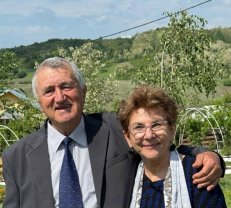 Ce mamă superbă are Adela Popescu! Cum arată Doina Popescu la 72 de ani. Vedeta revine mereu cu drag la părinții ei la Șușani