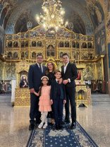 Ce familie frumoasă are Gelu Voicu. Iubește aceeași femeie de două decenii și împreună au trei copii: „Ne-a binecuvântat Dumnezeu cu minunile acestea”. Fiul său cel mare este la Facultatea de Interpretare Muzicală