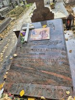 Au trecut 59 de ani de la nașterea Laurei Stoica. Cum arată mormântul ei, la peste două decenii de când s-a stins alături de logodnicul ei