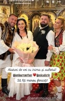 Oana Tomoiagă a fost nașă de cununie la nunta unor colegi de breaslă. Ținuta aleasă de artistă a impresionat pe toată lumea. Toți invitații au avut costume populare