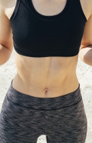 Alegi o bustieră de fitness în măsură universală