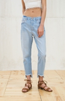 Jeans Bershka straight leg cu partea de jos asimetrică
