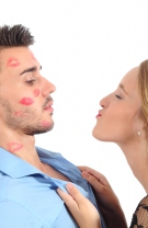 NU te da cu ruj sau lipgloss înainte de marele sărut