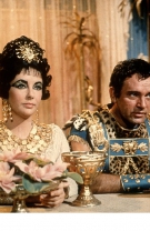Elizabeth Taylor şi Richard Burton