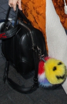 Genţile cu accesorii de jucărie